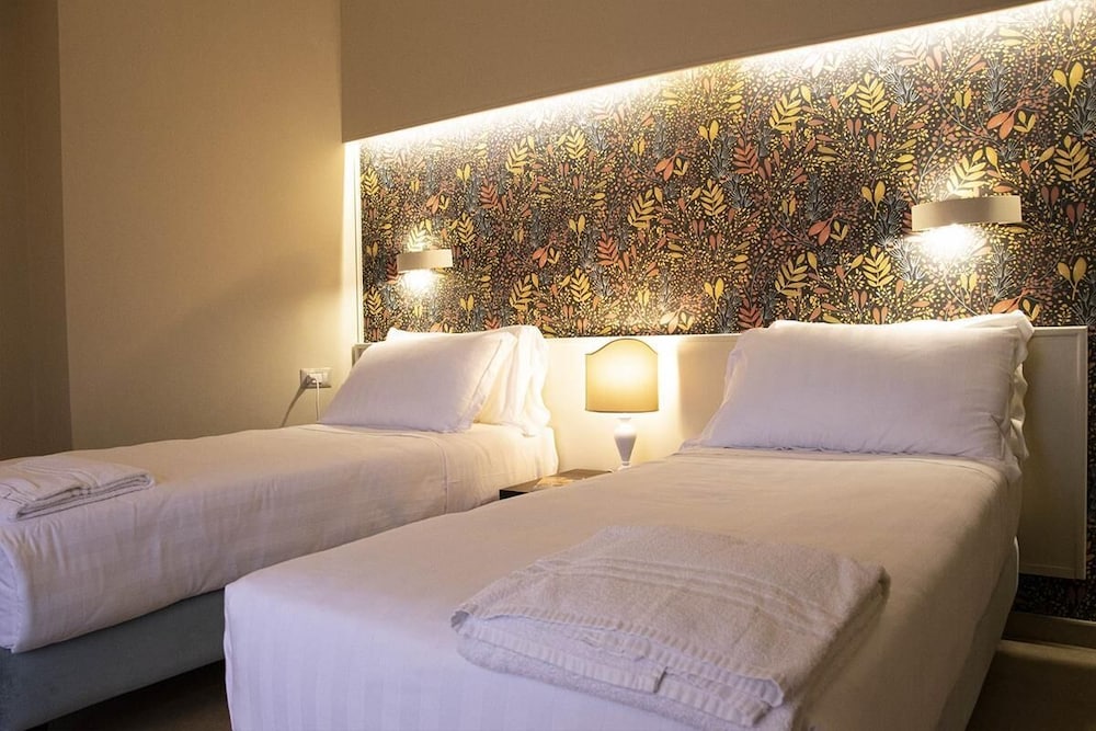 Superior Double or Twin Room, 1 Double Bed, Terrace, Park View photo 2