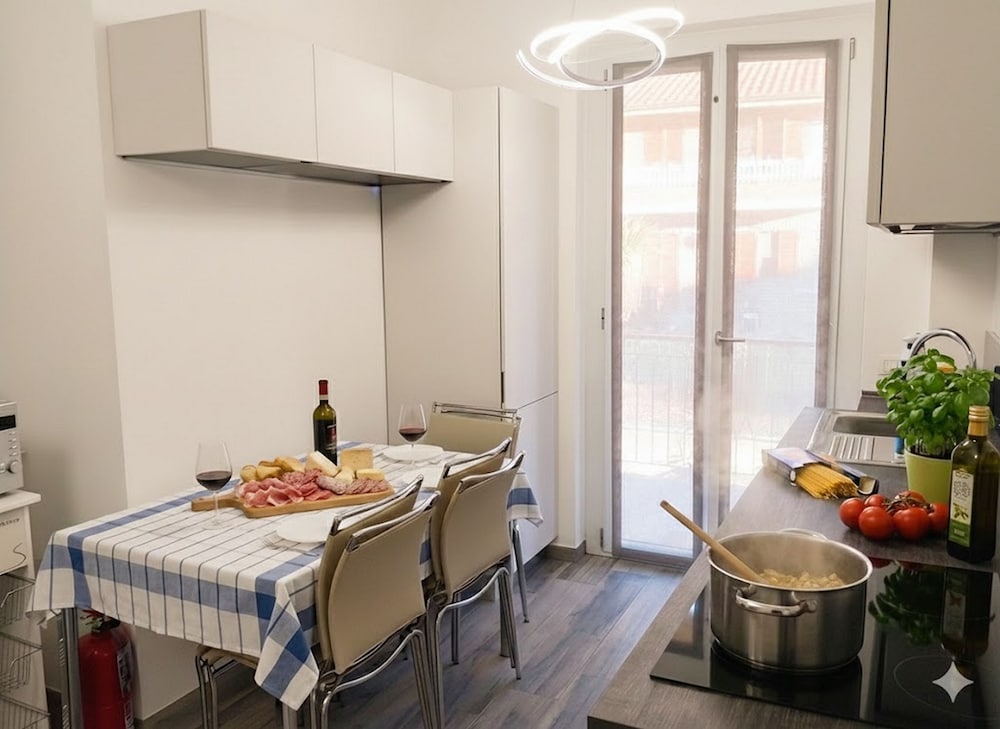 Apartment photo 2
