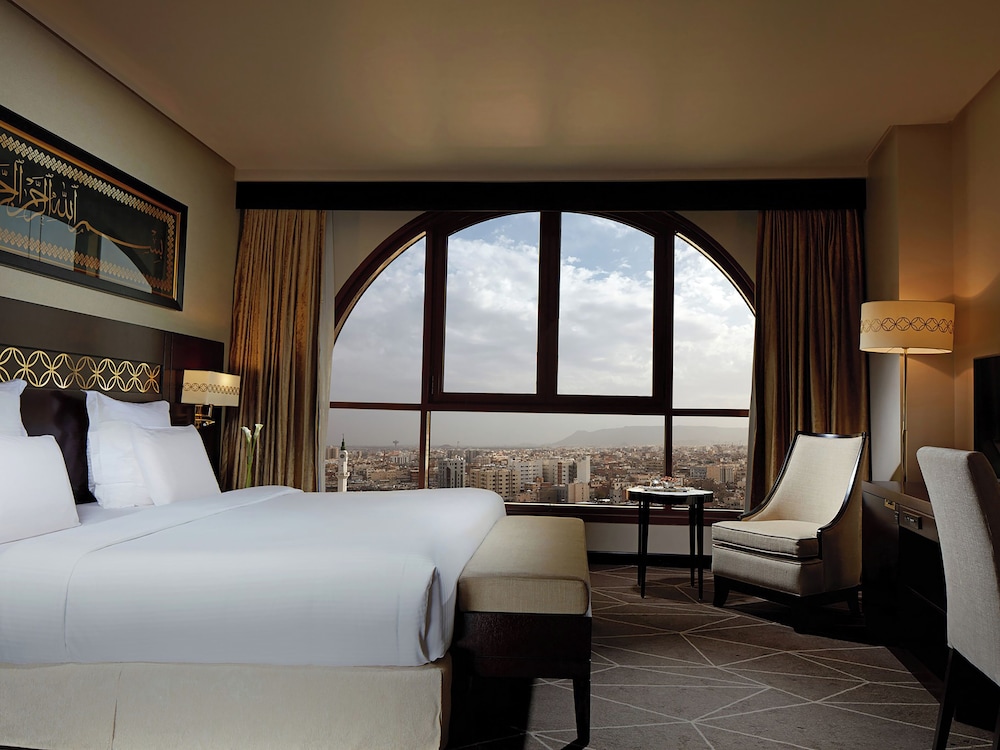 Classic Room, 1 King Bed (Without View)
