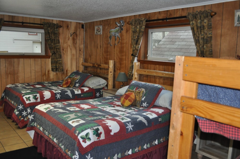 Deluxe Room, Multiple Beds, Kitchenette photo 2