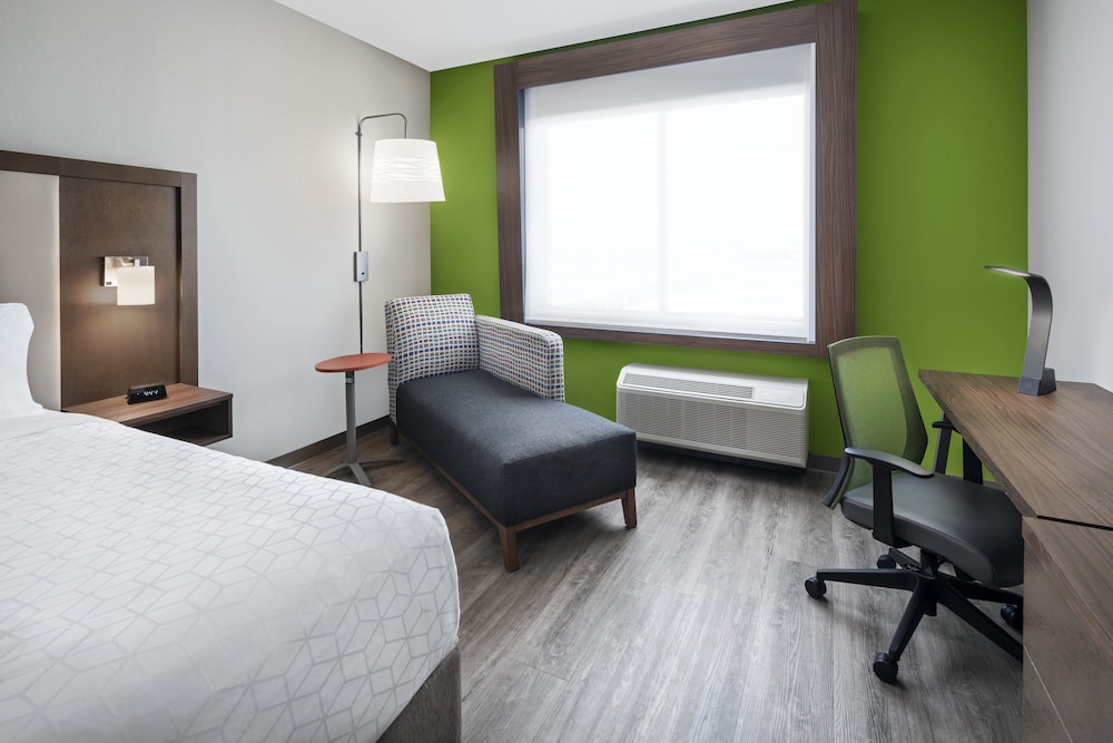 Suite, 1 King Bed, Accessible (Mobility) - Photo 8