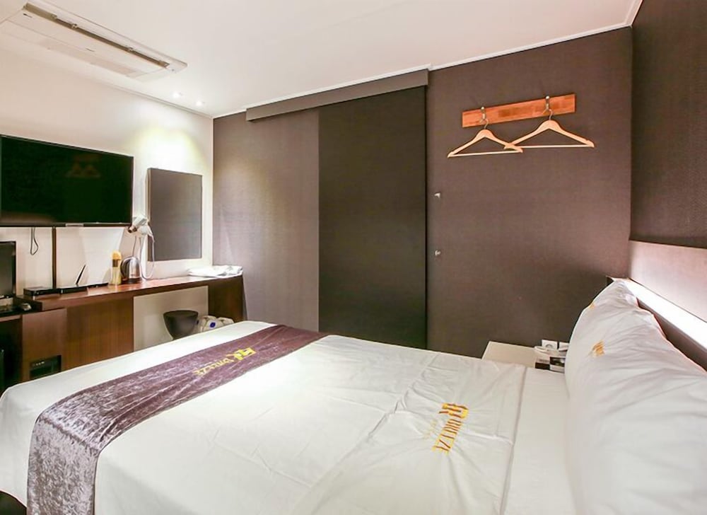 Standard Room photo 2