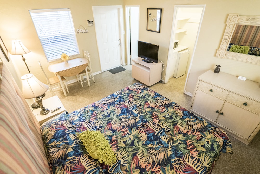 Deluxe Room, 1 King Bed photo 2