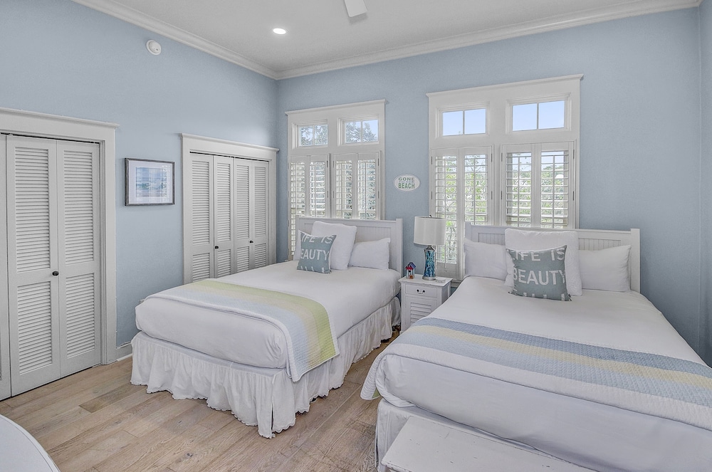 Condo, 2 Bedrooms