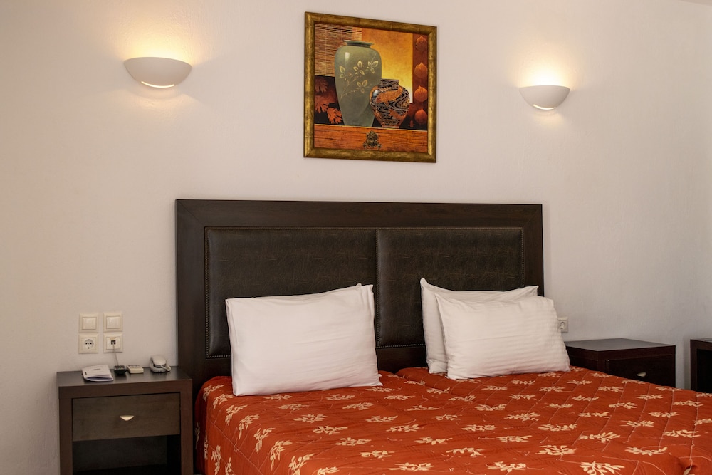 Standard Double or Twin Room - Photo 1