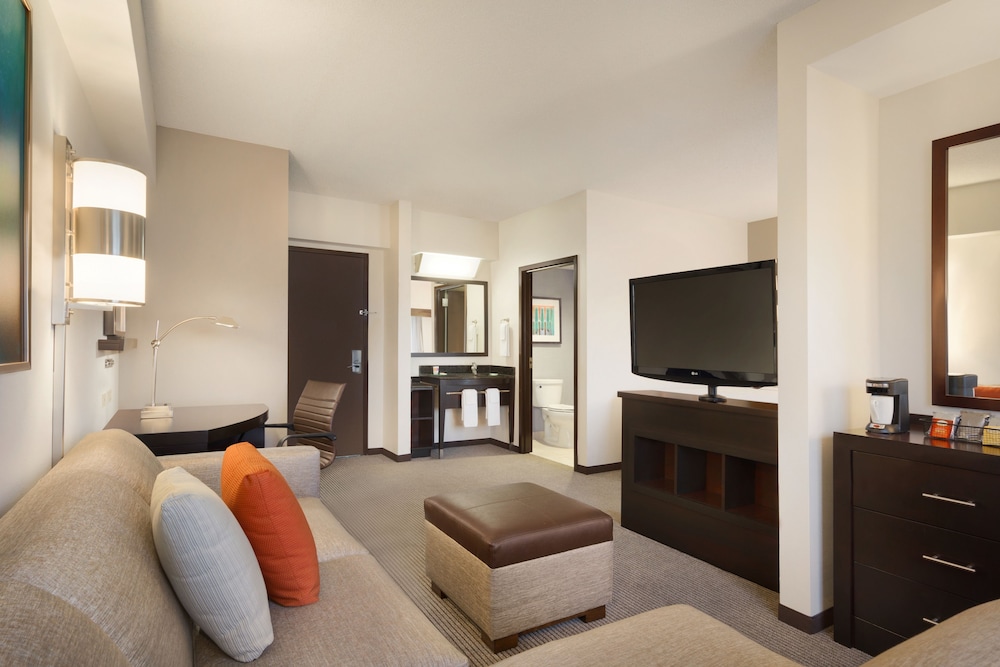 Room, 2 Queen Beds (High Floor) - Photo 7