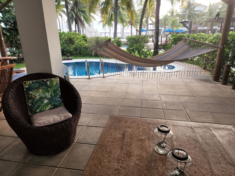 Family Apartment, 2 Bedrooms, Beach View, Beachside photo 2