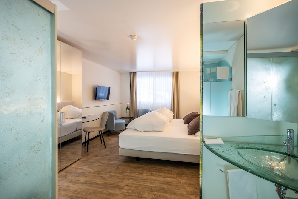 Standard Double Room - Photo 6