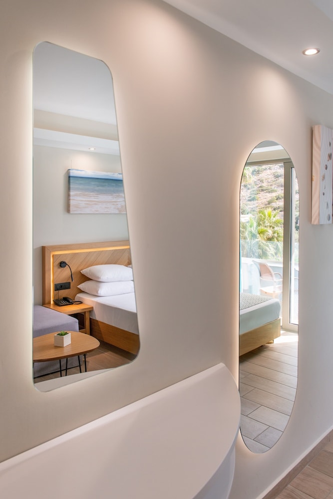 Superior Room with Land View - Photo 2