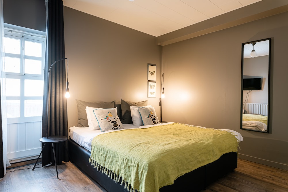 Standard Double or Twin Room - Photo 10