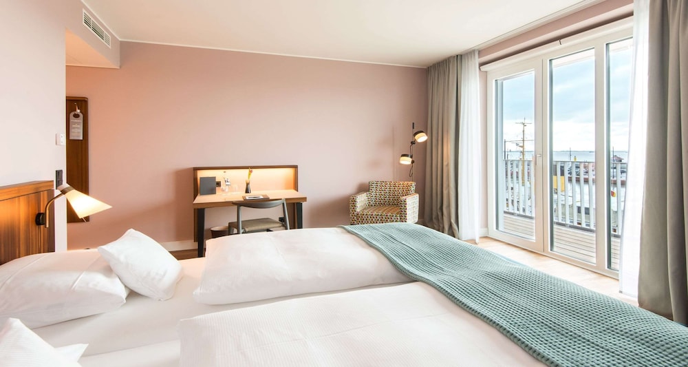 Superior Room, 1 Double Bed, Balcony (Larger Room)