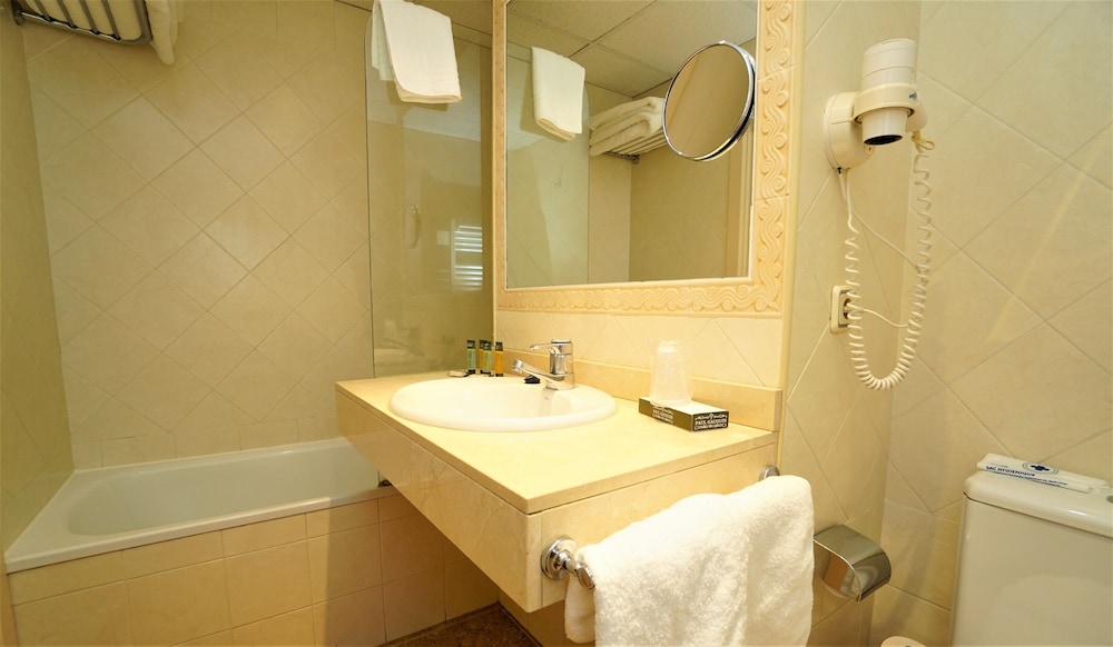 Comfort Double Room, 1 Double or 2 Twin Beds photo 3