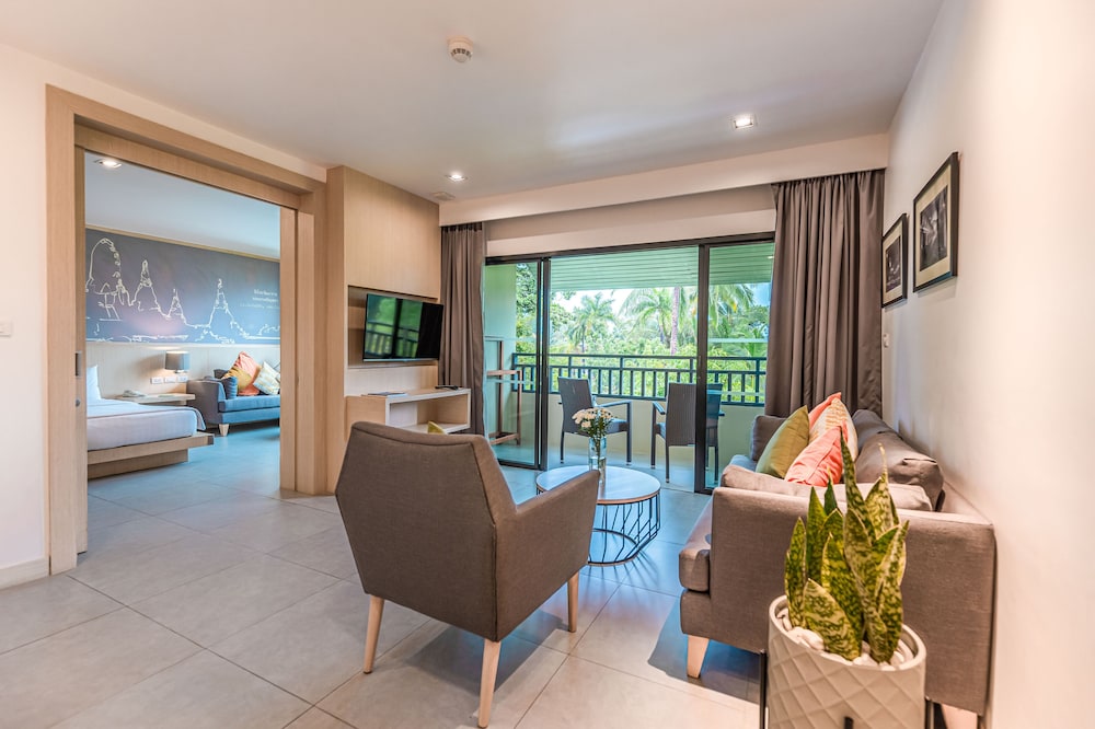 One-Bedroom Suite Garden View - Photo 3