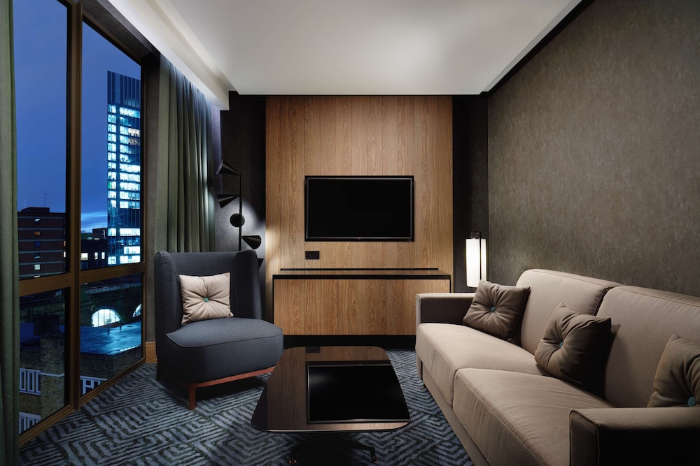 Executive Suite, 1 Bedroom - Lounge Access