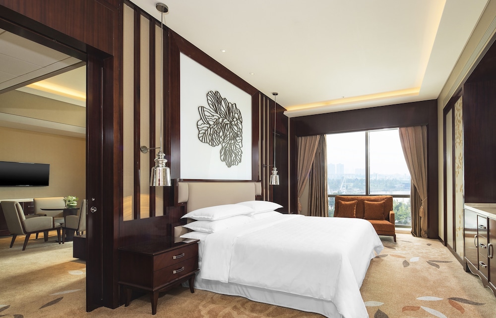 Suite, 1 Bedroom, Lake View