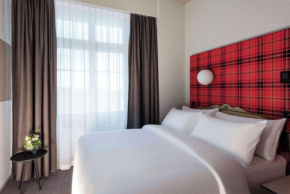 Available room
