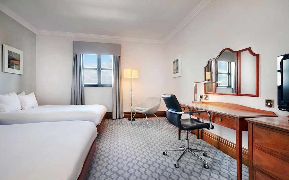 Family Guest Room with Two Double Beds - Photo 3