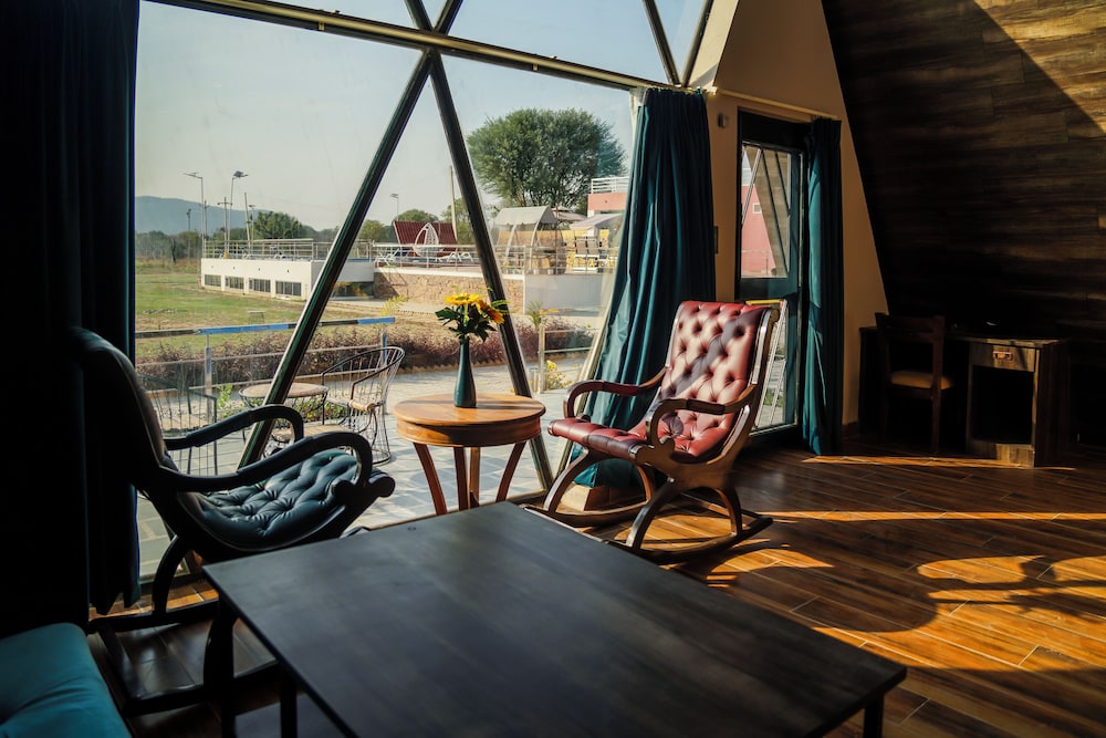 Sunshine A-Frame Cottage with Private Jacuzzi (Total: 1 Villa)