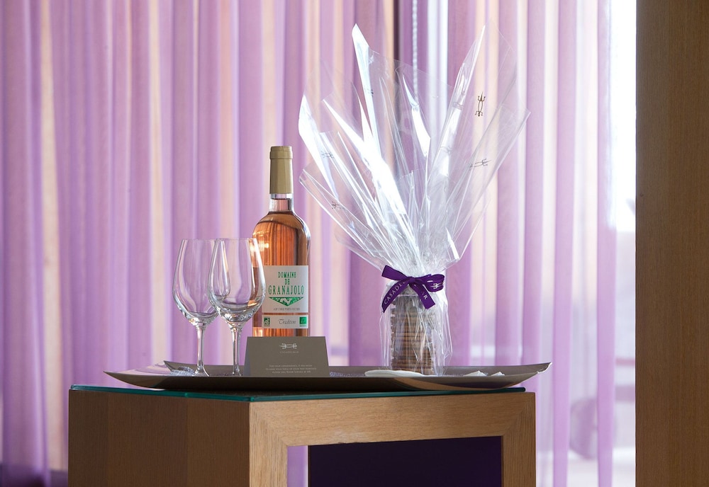 Junior Suite (Deluxe) - Photo 5