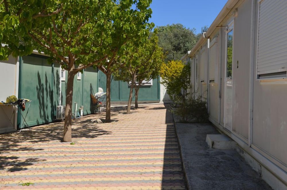 Mobile Home - Photo 10