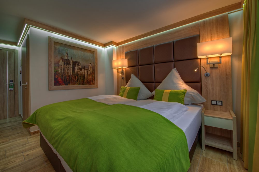 Comfort Room, 2 Twin Beds (with Sofabed) photo 3