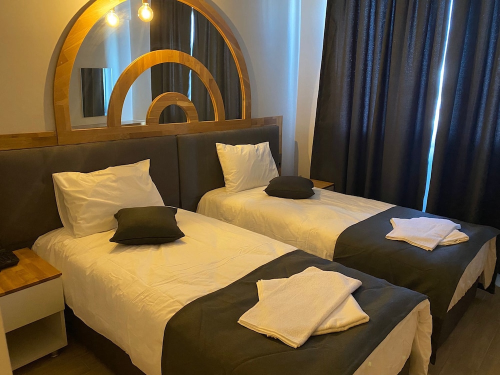 Standard Double or Twin Room photo 1