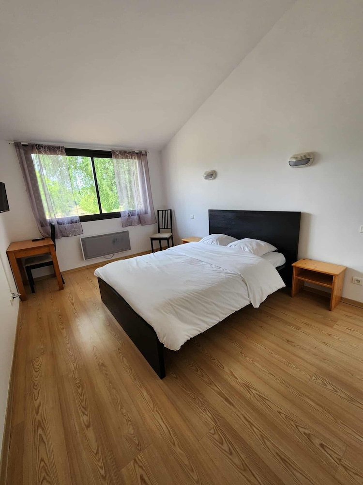 Classic Double Room, Garden View