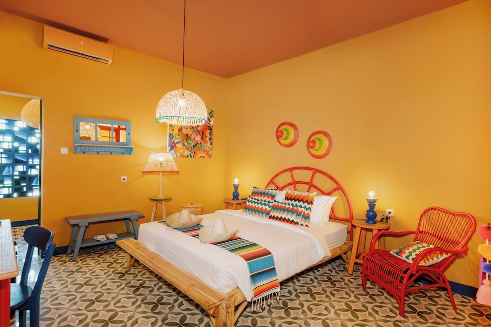Junior Room, 1 Queen Bed photo 1