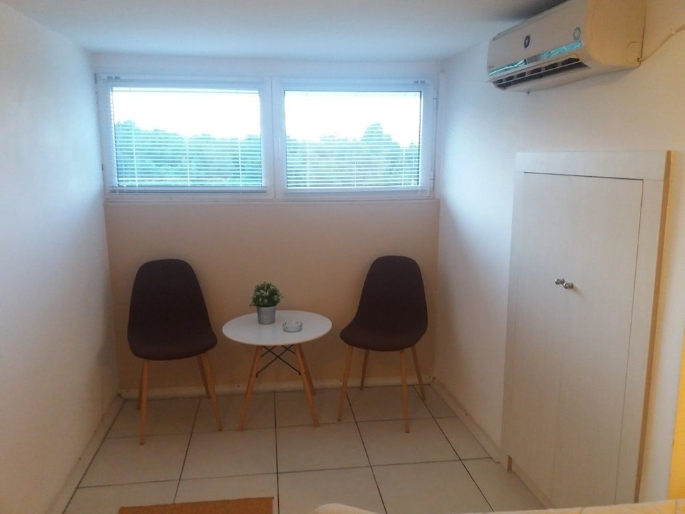 Economy Double Room - Photo 14