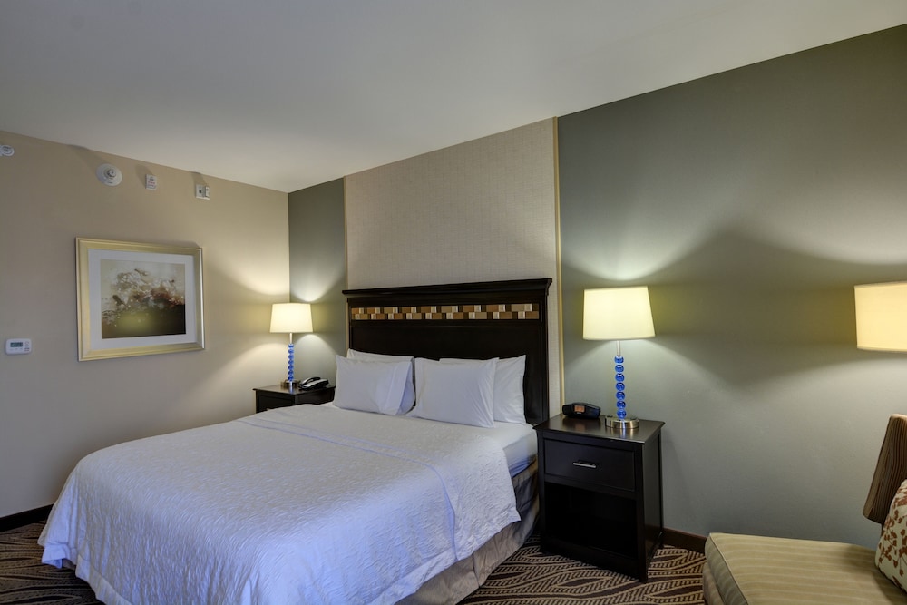 Room, 1 King Bed - Photo 2
