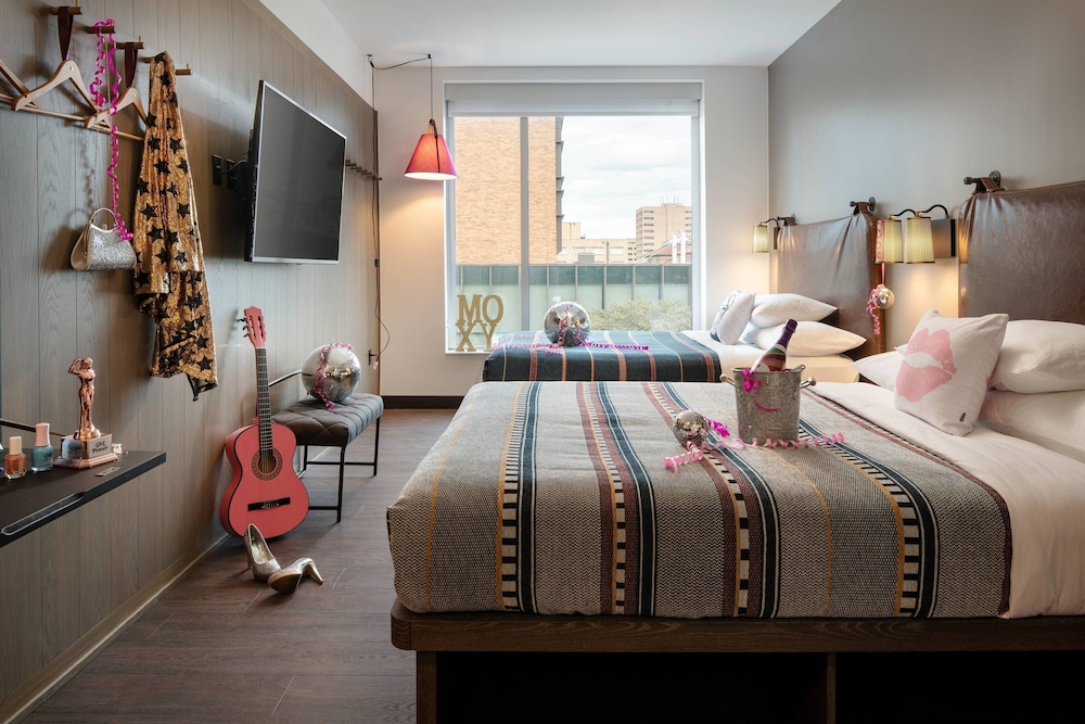 Room, 2 Queen Beds, Courtyard View (Hearing Accessible) - Photo 2