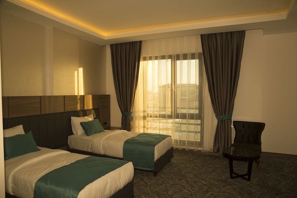 Standard Double or Twin Room photo 3