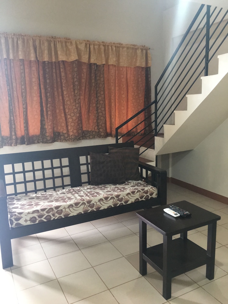 Apartment 5 photo 2