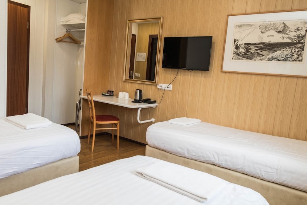 Triple Room - Photo 5
