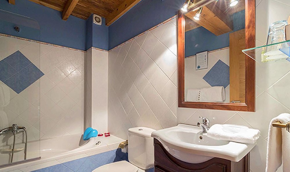 Double Room, Hot Tub photo 3