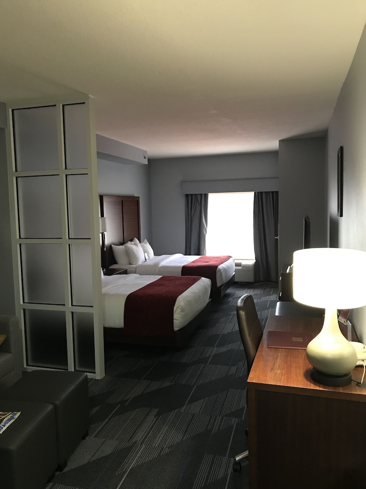 Suite, 2 Queen Beds - Photo 4