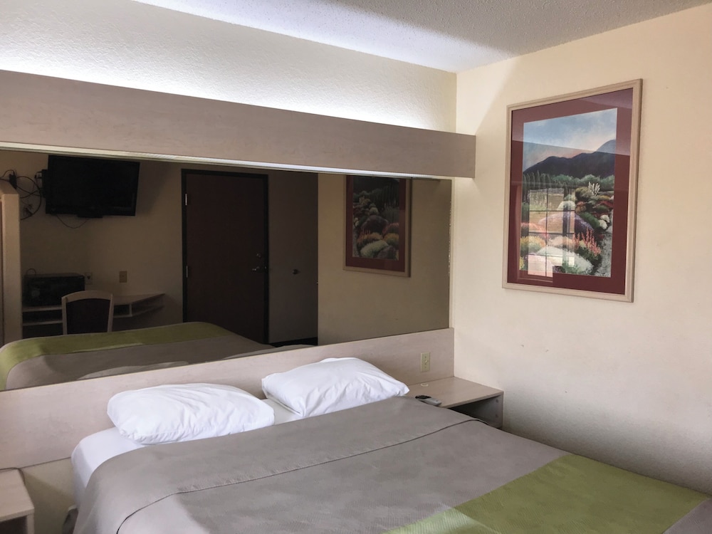 Senior Single Room photo 2