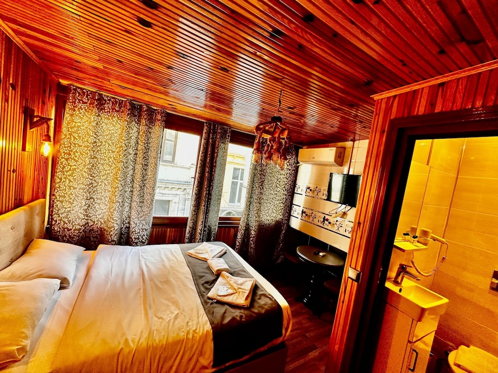 Deluxe Double Room, 1 Double Bed, City View photo 3