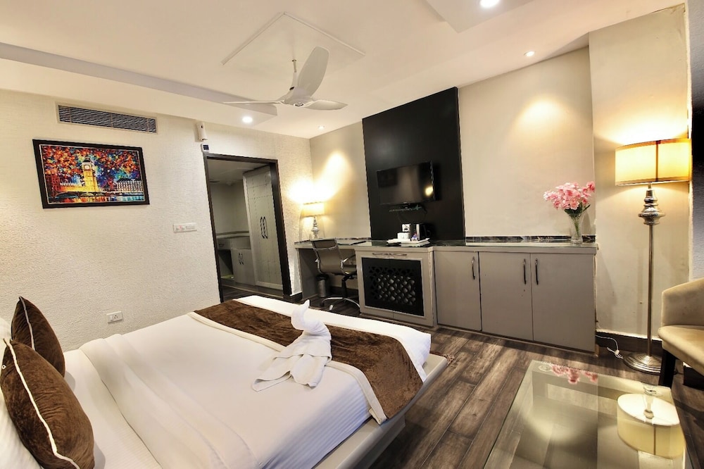 Deluxe Room, City View photo 3