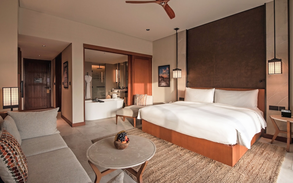 Room, 1 King Bed, Terrace, Lagoon View - Photo 2