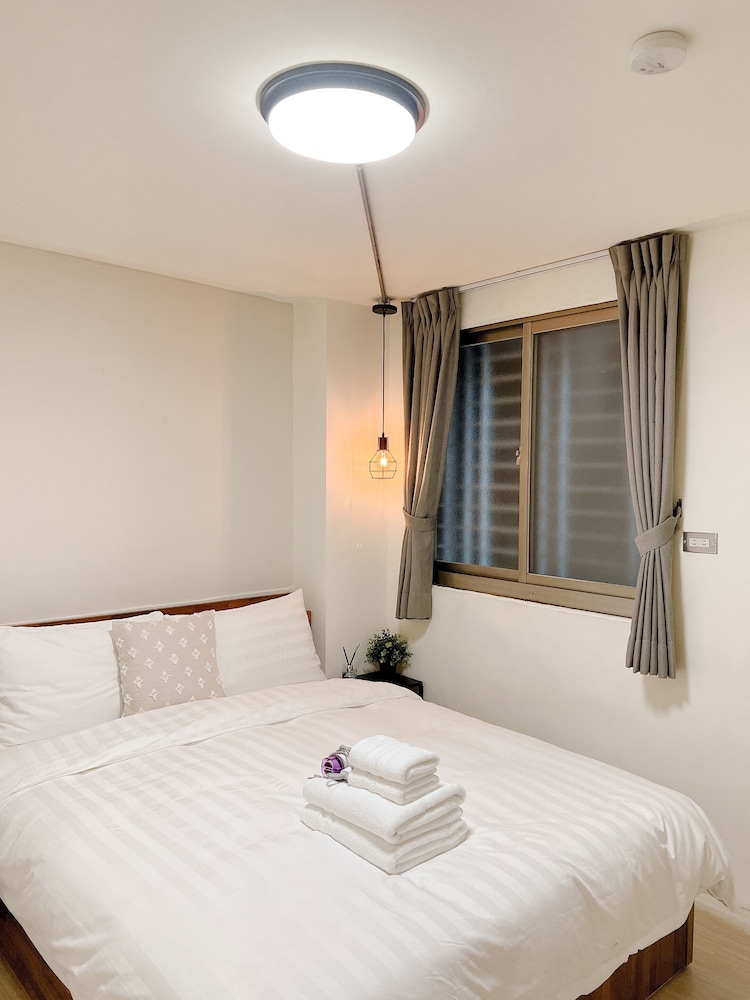 Double Room, Shared Bathroom (A)