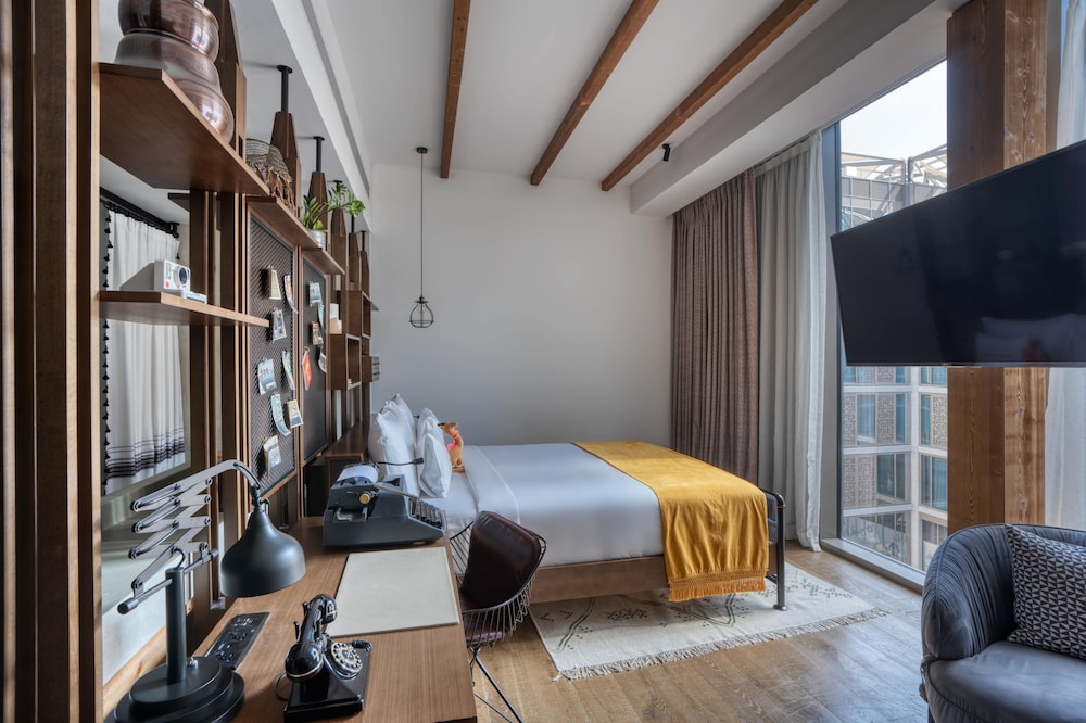 Medium Farmstay Suite (Free Shuttle Service to Kite Beach and Dubai Mall)