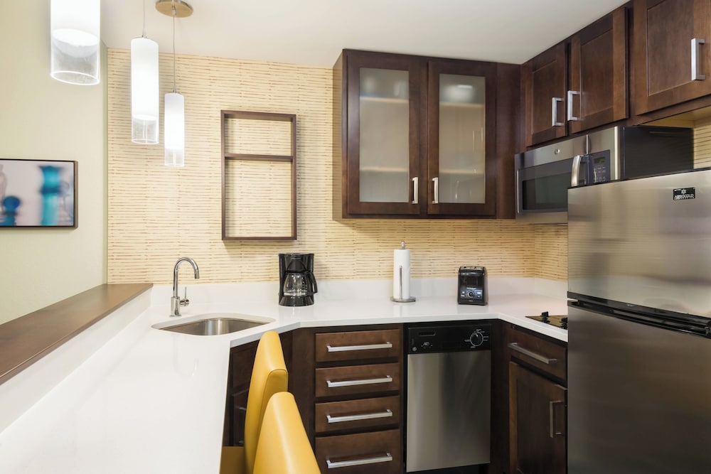 Suite, 1 Bedroom - Photo 4