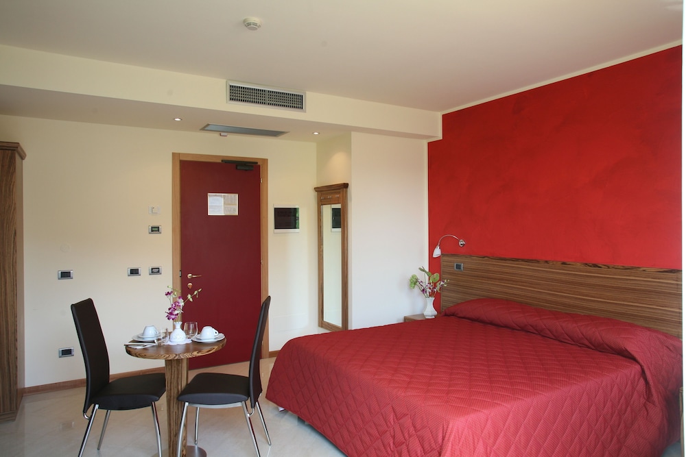 Deluxe Double Room photo 2
