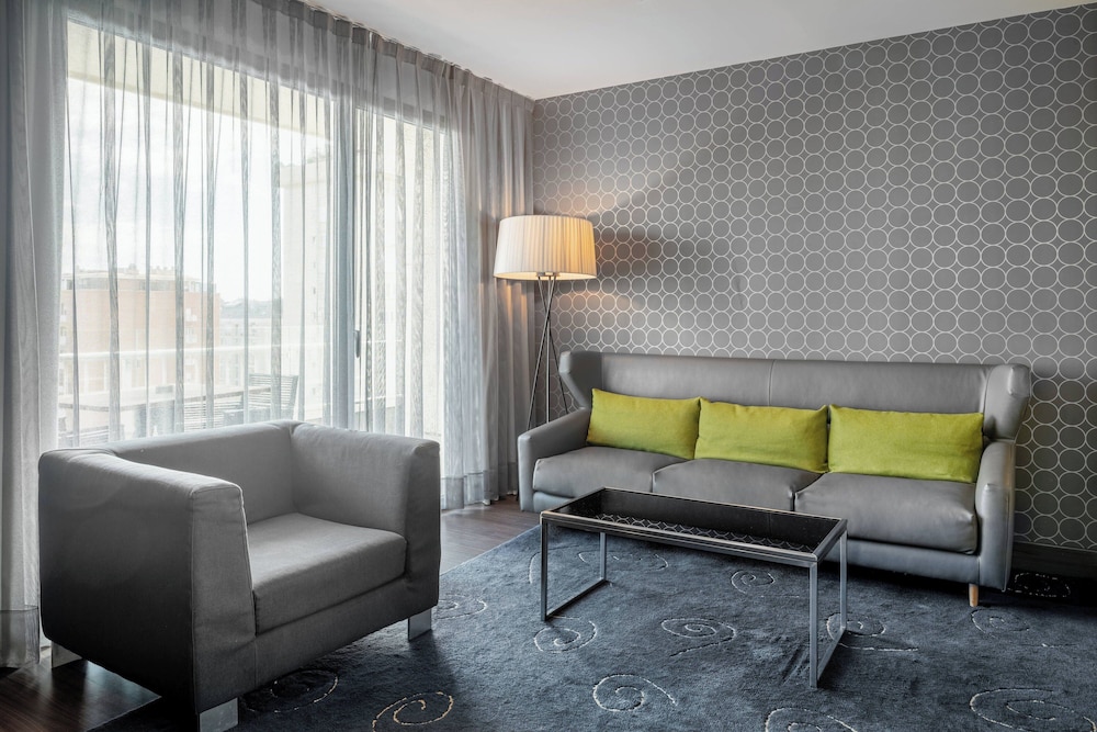 Suite, 2 Bedrooms thumbnail 6