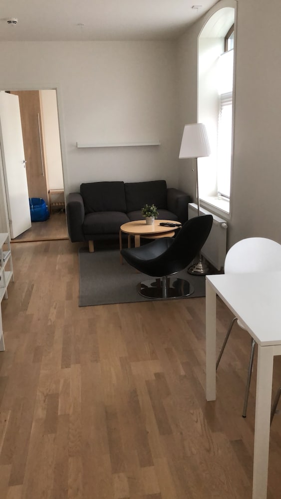 Apartment, 2 Bedrooms, Non Smoking photo 2