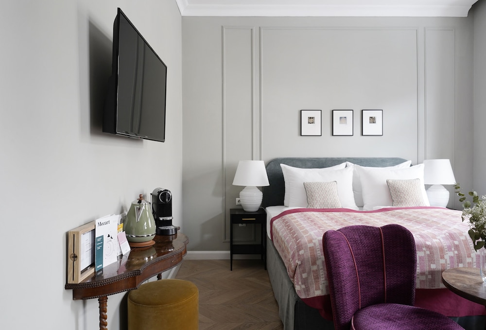 Large Room - Photo 1