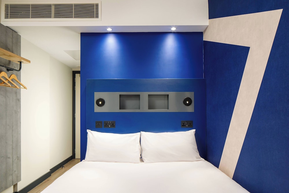 Standard Twin Room, 2 Twin Beds - Photo 9