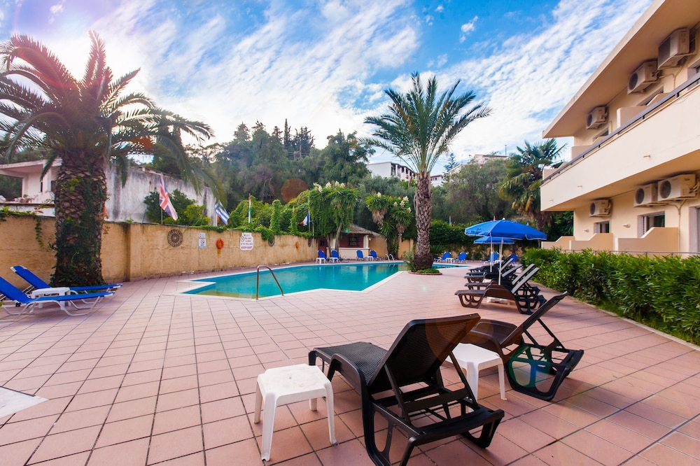 Standard Double Room Single Use, Pool View - Photo 3