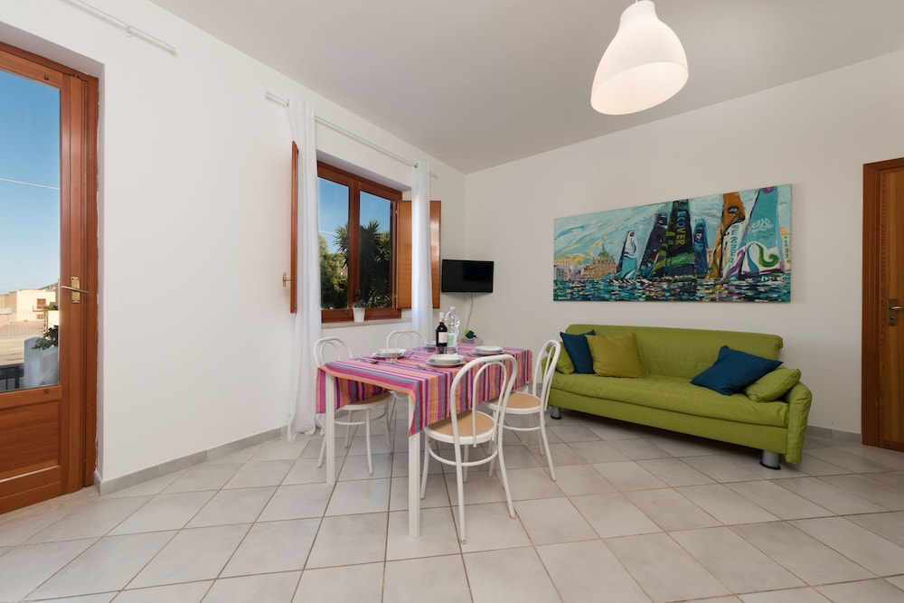 Deluxe Apartment (Via Piersanti Mattarella, 198 -Zingar) photo 1